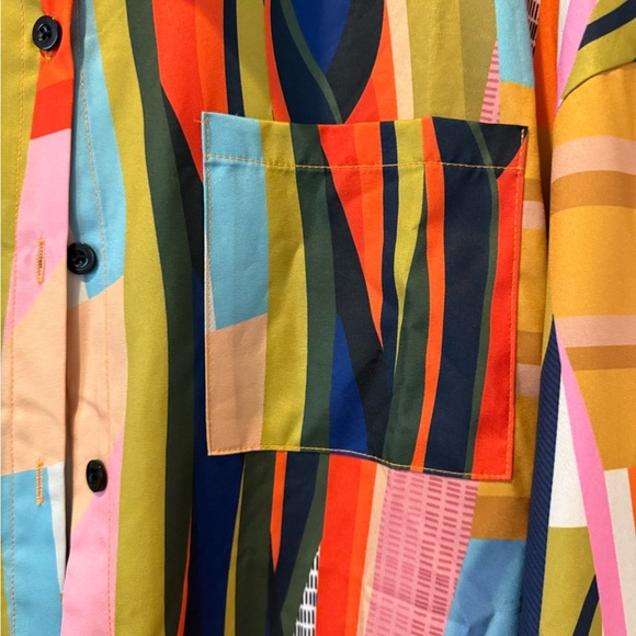 🎨 Vibrant Abstract Print Button-Up Tunic (L) - Picture 12 of 12